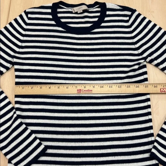 Loft wool blend nautical navy blue white striped crew neck long sleeve sweater M - Picture 8 of 8